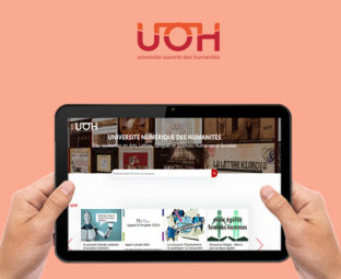 Deux mains tenant une tablette et le logo de l'UOH au-dessus
